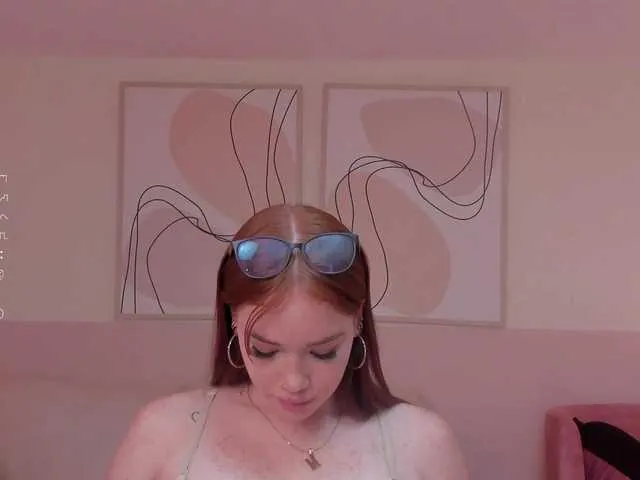 Live sex webcam photo for CorinneRusso #288075138