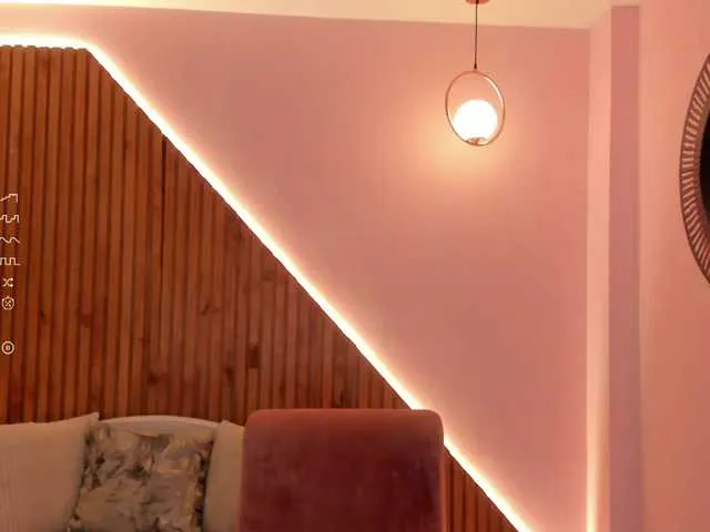 Live sex webcam photo for CorinneRusso #288075184