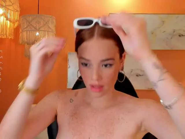 Live sex webcam photo for CorinneRusso #288075198