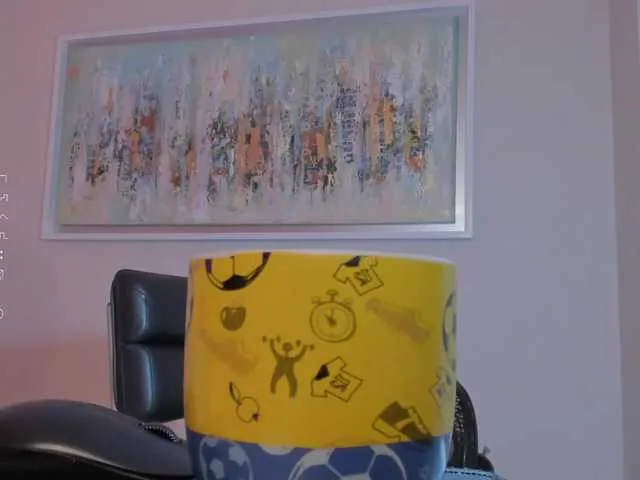 Live sex webcam photo for CorinneRusso #288075219