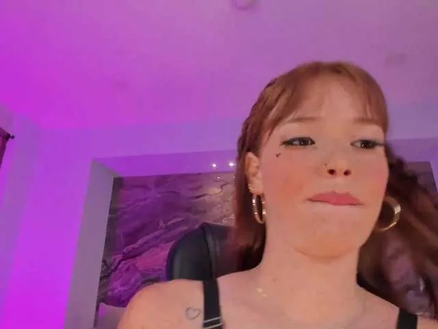 Live sex webcam photo for CorinneRusso #291158472