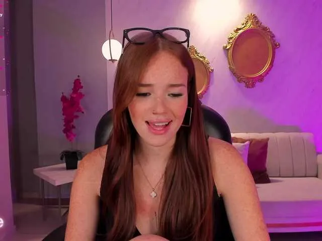 Live sex webcam photo for CorinneRusso #293306837
