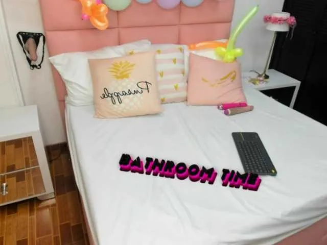 Live sex webcam photo for Corloline #272815955