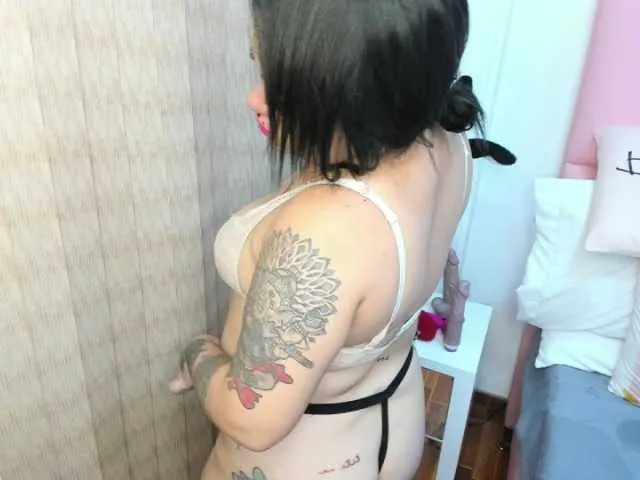 Live sex webcam photo for Corloline #272996204