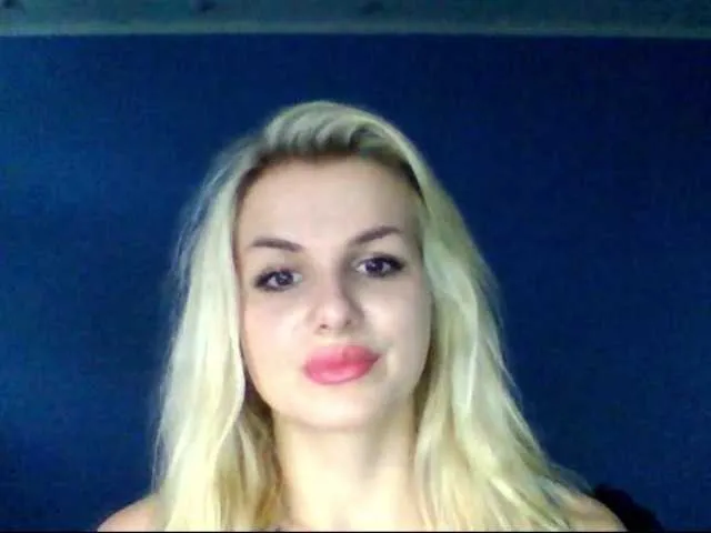 Live sex webcam photo for Cornelia22hot #272904328