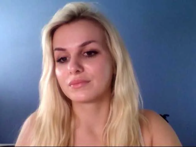 Live sex webcam photo for Cornelia22hot #272930040