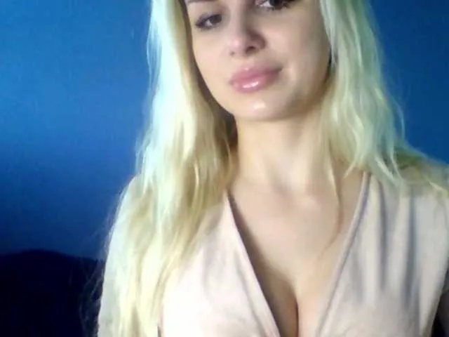 Live sex webcam photo for Cornelia22hot #273039579