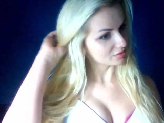 Live sex webcam photo for Cornelia22hot #273130738