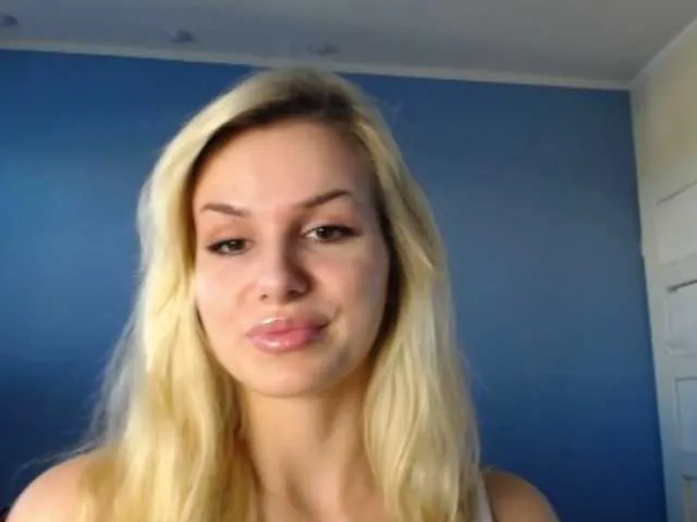 Live sex webcam photo for Cornelia22hot #273229504