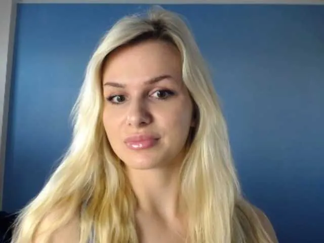 Live sex webcam photo for Cornelia22hot #273280363