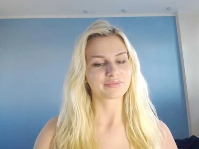 Live sex webcam photo for Cornelia22hot #273343972