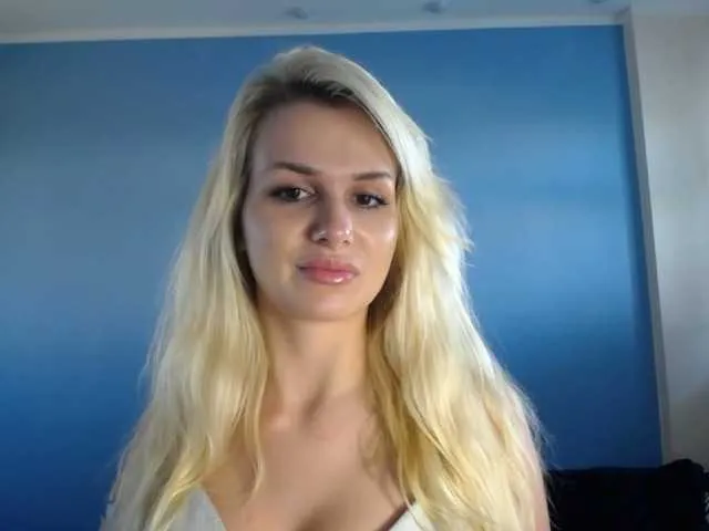 Live sex webcam photo for Cornelia22hot #273355202