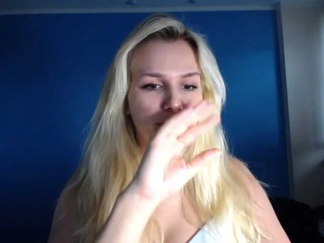 Live sex webcam photo for Cornelia22hot #273378628