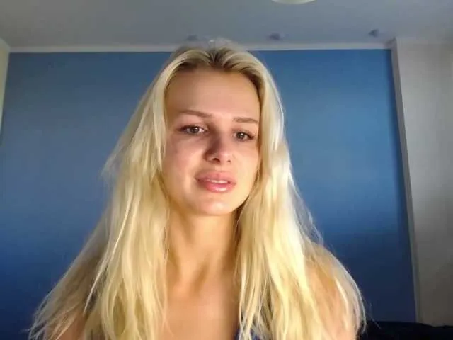 Live sex webcam photo for Cornelia22hot #273588381