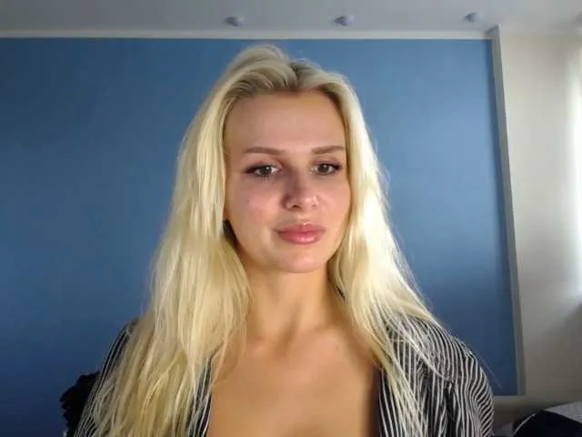 Live sex webcam photo for Cornelia22hot #273590861