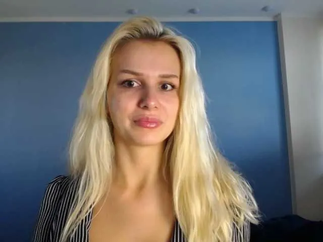 Live sex webcam photo for Cornelia22hot #273599771