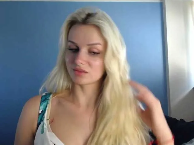 Live sex webcam photo for Cornelia22hot #273676157