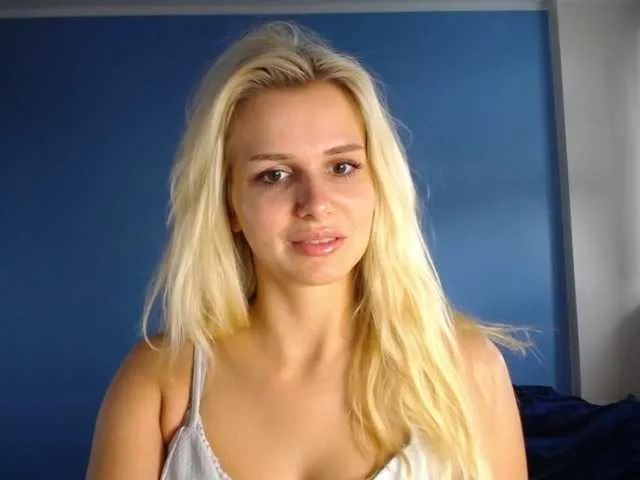 Live sex webcam photo for Cornelia22hot #273810564