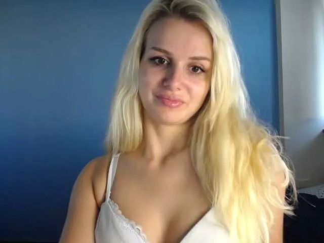 Live sex webcam photo for Cornelia22hot #273832997