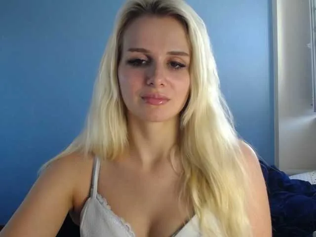 Live sex webcam photo for Cornelia22hot #273835711