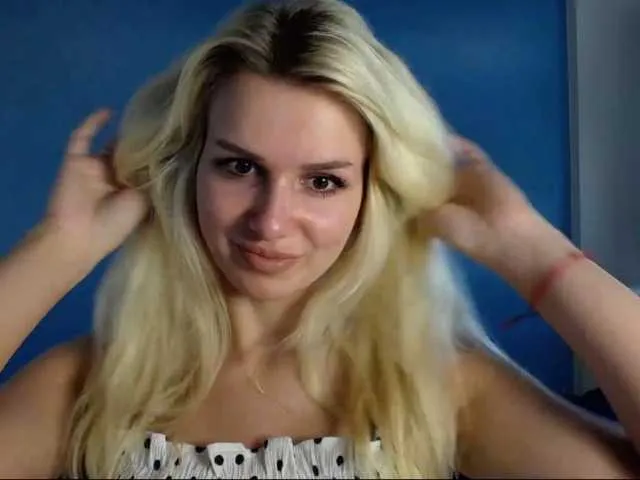 Live sex webcam photo for Cornelia22hot #274278556