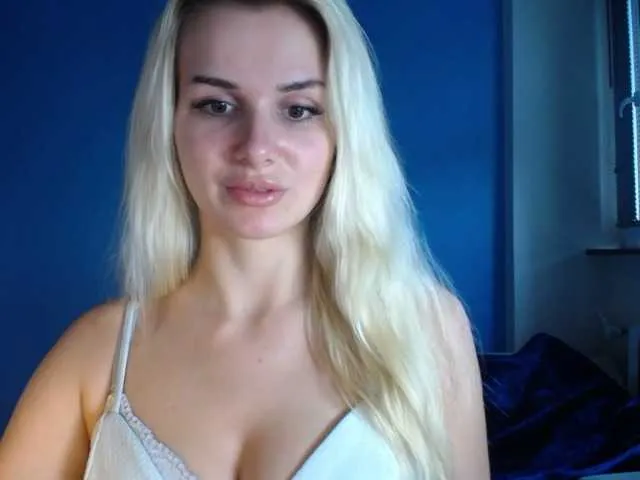 Live sex webcam photo for Cornelia22hot #274440423