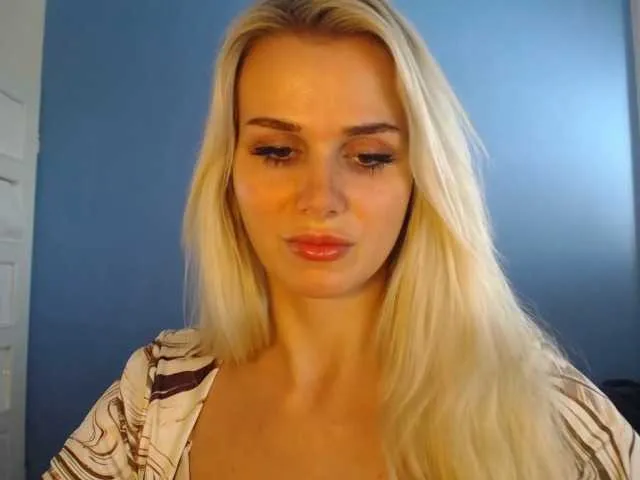 Live sex webcam photo for Cornelia22hot #275071075