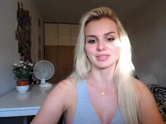 Live sex webcam photo for Cornelia22hot #275684151