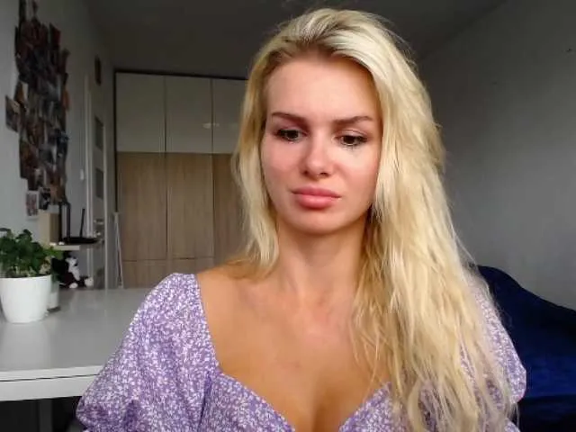 Live sex webcam photo for Cornelia22hot #275938540