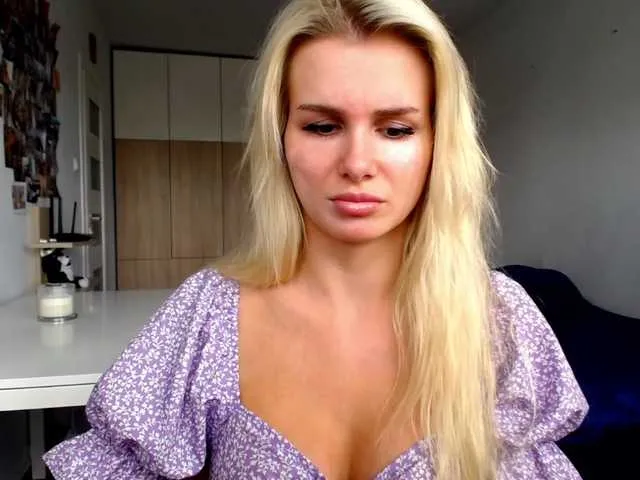 Live sex webcam photo for Cornelia22hot #275957651