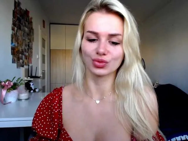 Live sex webcam photo for Cornelia22hot #276041613