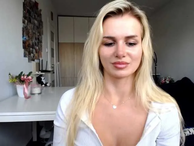 Live sex webcam photo for Cornelia22hot #276050162