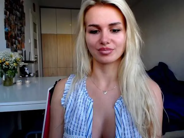 Live sex webcam photo for Cornelia22hot #276120353