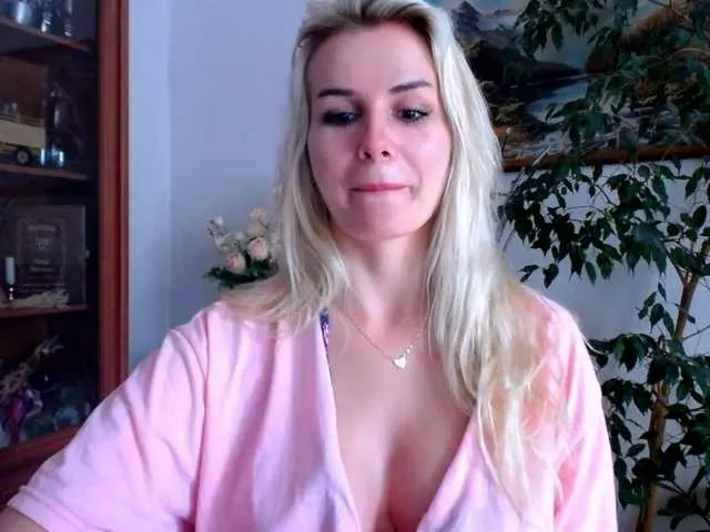 Live sex webcam photo for Cornelia22hot #276143470