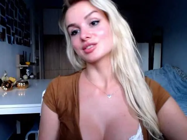 Live sex webcam photo for Cornelia22hot #276476552