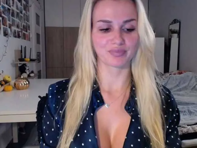 Live sex webcam photo for Cornelia22hot #276550813