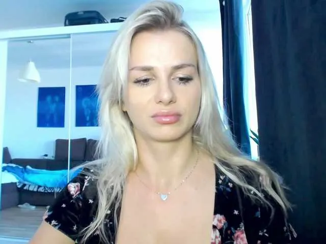 Live sex webcam photo for Cornelia22hot #289723432