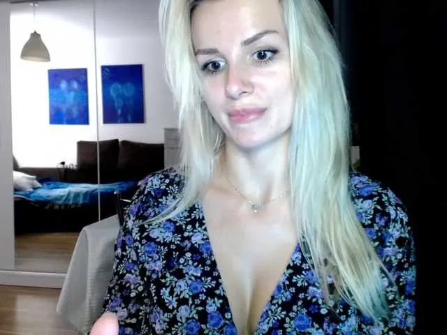 Live sex webcam photo for Cornelia22hot #289781504