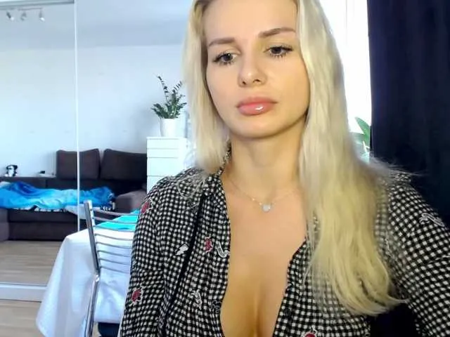 Live sex webcam photo for Cornelia22hot #290011986