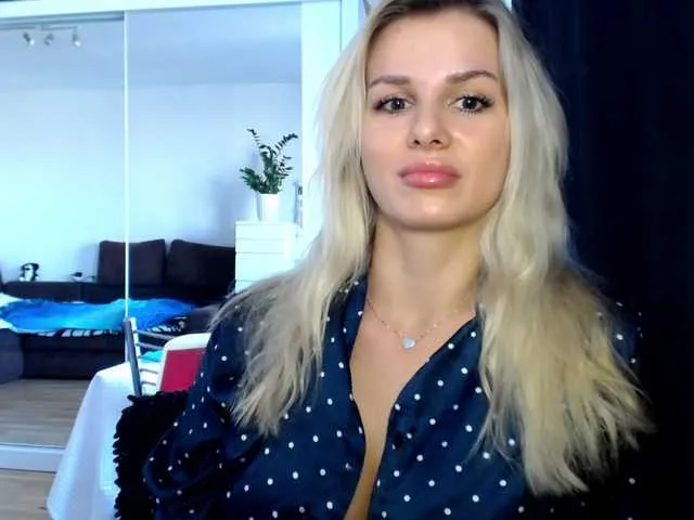 Live sex webcam photo for Cornelia22hot #290019765