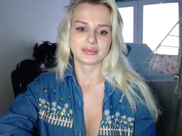 Live sex webcam photo for Cornelia22hot #291547028