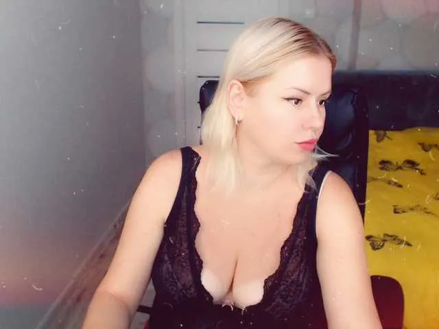 Live sex webcam photo for CorrinnaWild #274657825