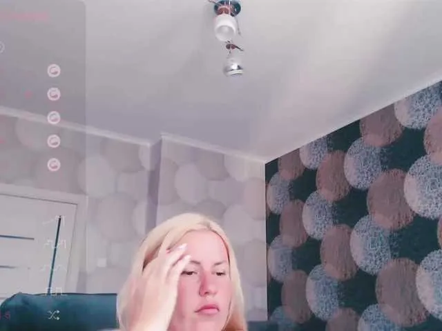 Live sex webcam photo for CorrinnaWild #276070924