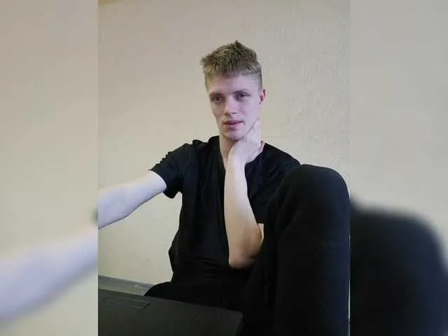 Live sex webcam photo for Cory-Val #290874961