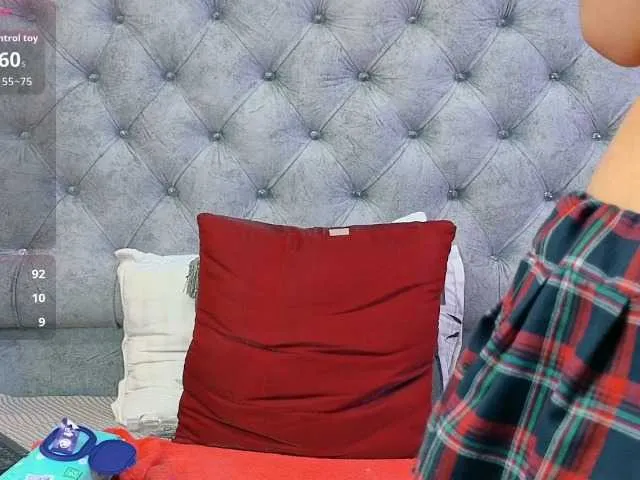 Live sex webcam photo for CosmicCandyX #291975512