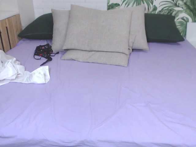 Live sex webcam photo for CosmoBella #273610103