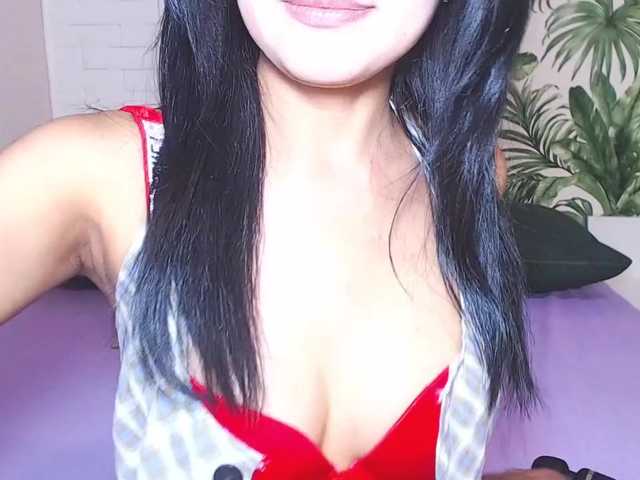 Live sex webcam photo for CosmoBella #273801230