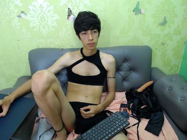 Live sex webcam photo for Cotekzuayone #277954513