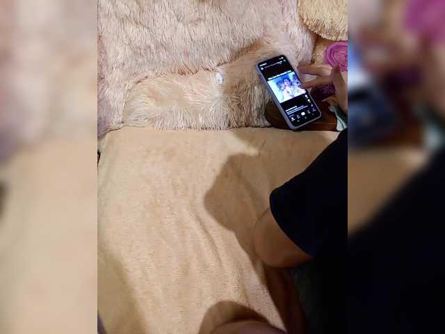 Live sex webcam photo for Cottoncandy1-1 #292359162