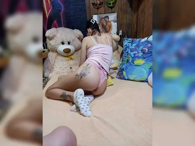 Live sex webcam photo for Cottoncandy1-1 #293314995